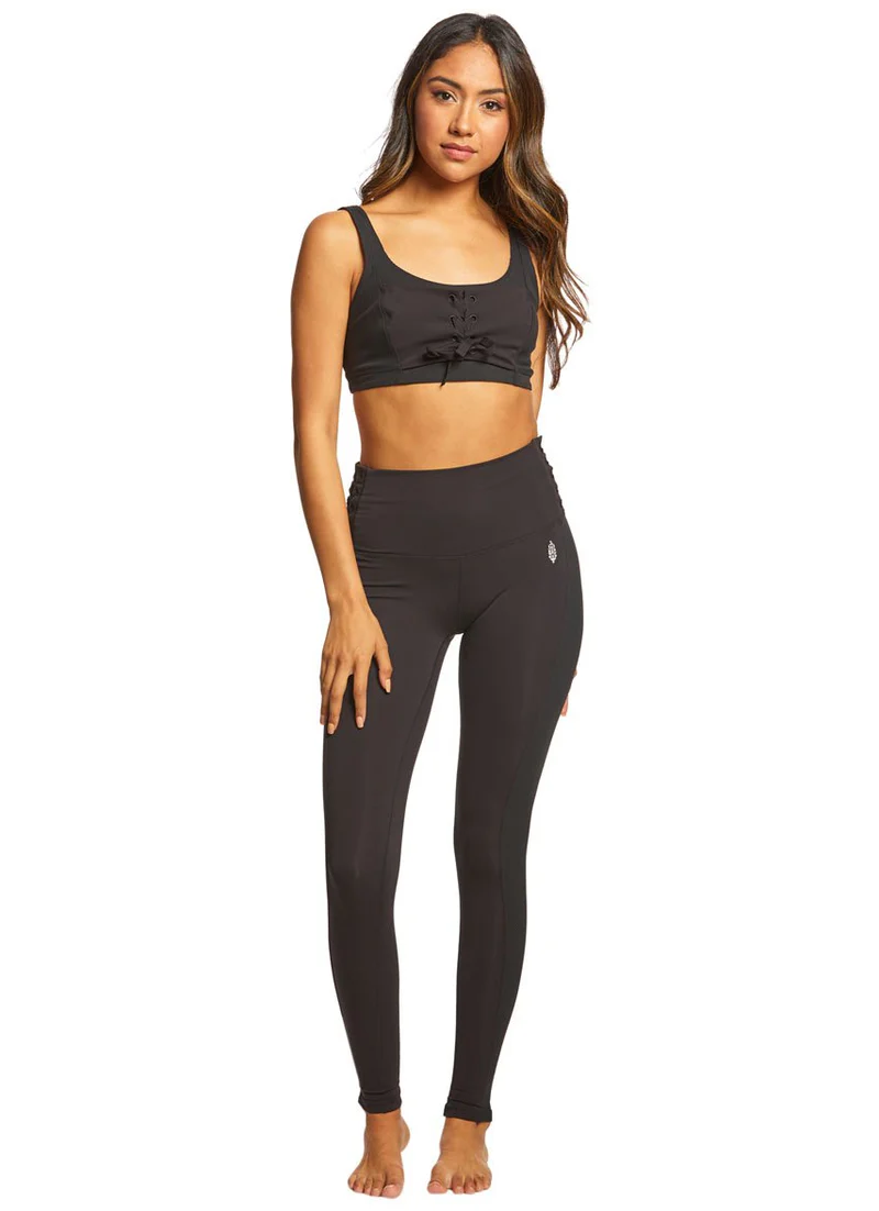 yoga leggings vs. yoga pants - when to wear each