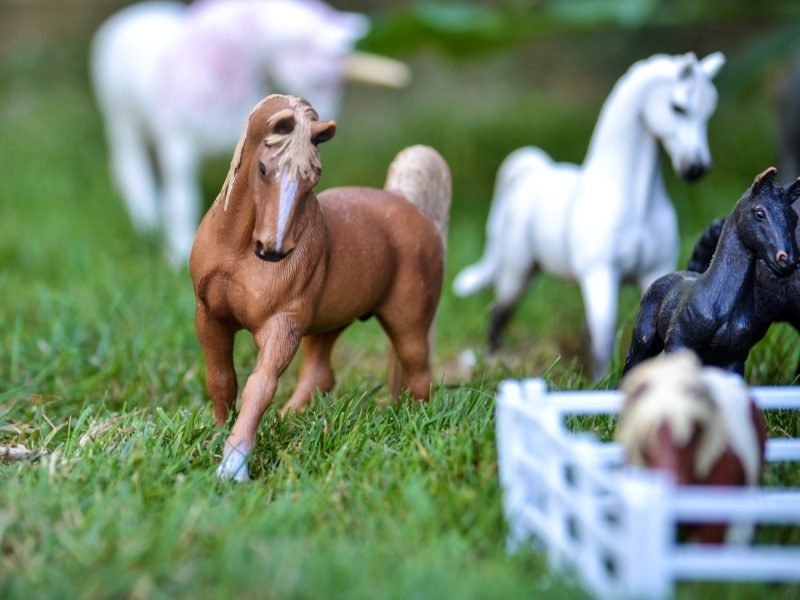 horses-toys.jpg